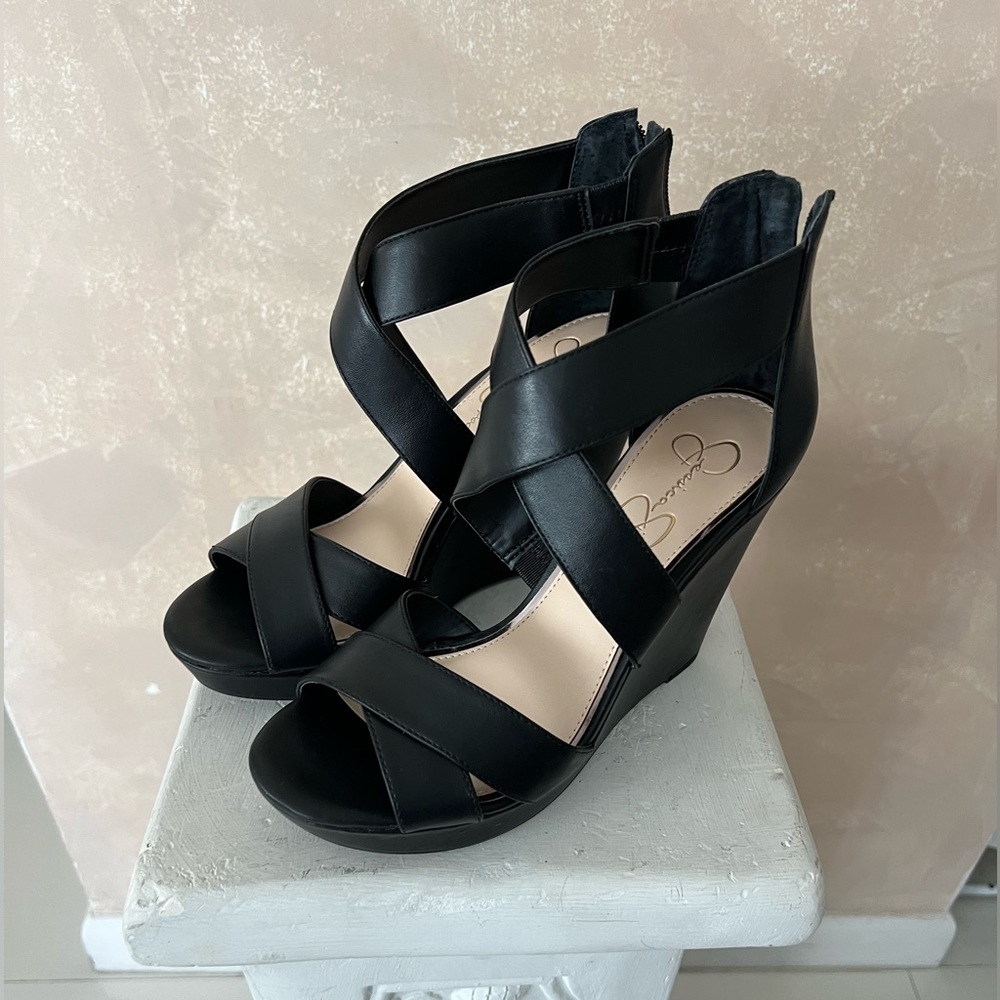NWT - Jessica Simpson wedges - size 8